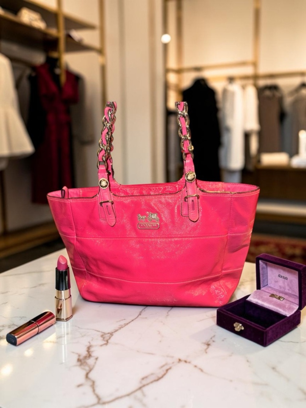 Bold, eye-catching Coach hot pink leather tote with silver-tone chain detail 💗✨ - Picture 4 of 16
